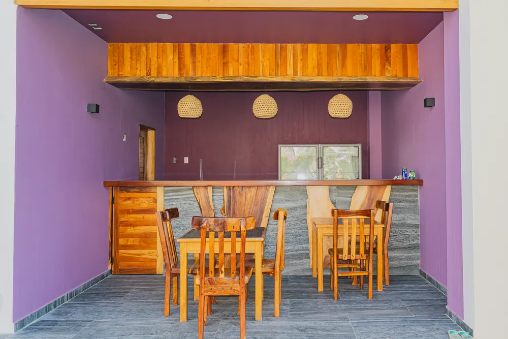 Área de bar y comedor de Casa Danna Huatulco
